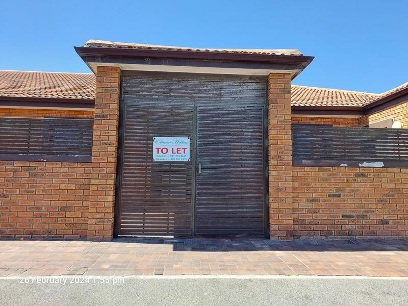 To Let 3 Bedroom Property for Rent in Grassy Park Western Cape